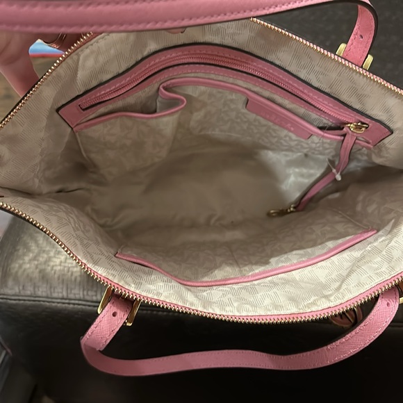 Light pink Michael Kors Purse - Picture 3 of 3